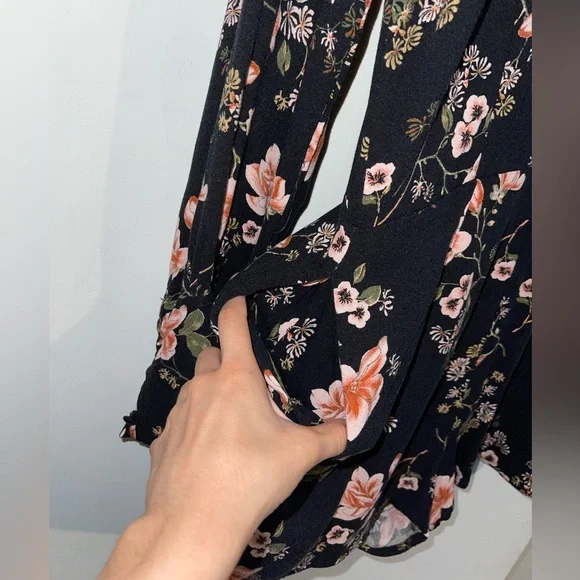 Long sleeve floral romper - Picture 3 of 3